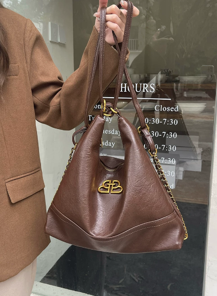 Maillard retro style tote bag women's bag 2026 new trendy retro college backpack niche chain backpack