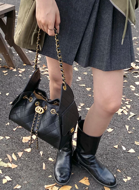 Fashionable and popular Hobo bag, diamond grid chain armpit bag, women's bag, 2026 new simple commuting shoulder crossbody bag