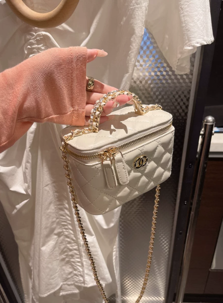 Advanced Lingge Small Fragrant Chain Box Bag, New Fashionable and Versatile Single Shoulder Crossover Phone Bag