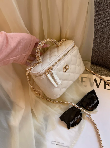 Advanced Lingge Small Fragrant Chain Box Bag, New Fashionable and Versatile Single Shoulder Crossover Phone Bag
