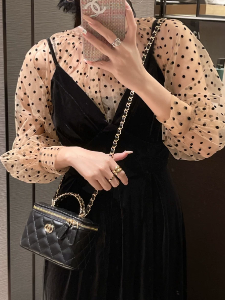 Advanced Lingge Small Fragrant Chain Box Bag, New Fashionable and Versatile Single Shoulder Crossover Phone Bag