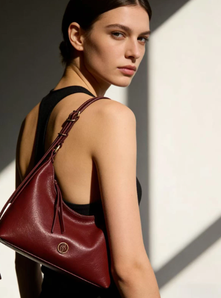 Small niche armpit bag, commuting bag, super popular new style, high-end texture shoulder bag, crossbody bag