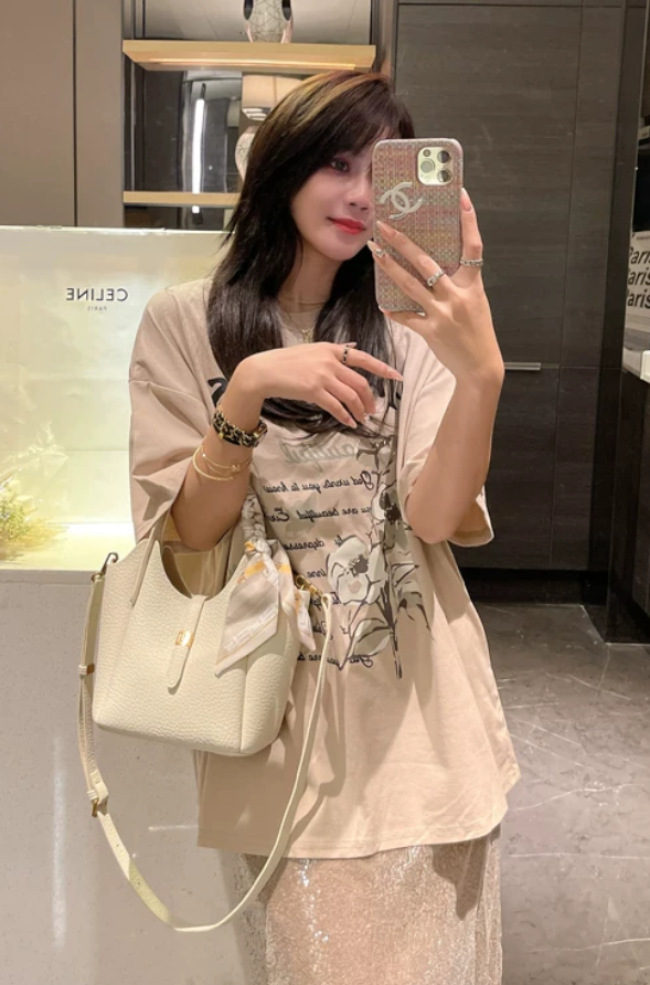 High-end and chic niche bucket bag for women, 2026 new arrivals, versatile handbag for carrying, single shoulder, crossbody, and tote bag