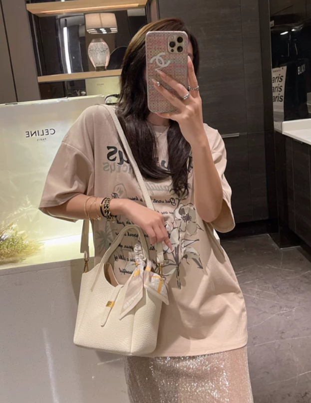 High-end and chic niche bucket bag for women, 2026 new arrivals, versatile handbag for carrying, single shoulder, crossbody, and tote bag