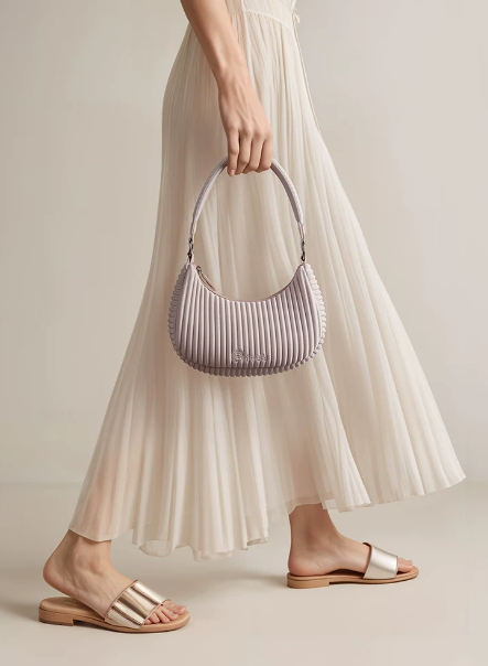 New Women's Half-Moon Single Shoulder Bag, High-End Style, Small Handheld Crescent Bag