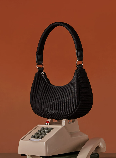 New Women's Half-Moon Single Shoulder Bag, High-End Style, Small Handheld Crescent Bag