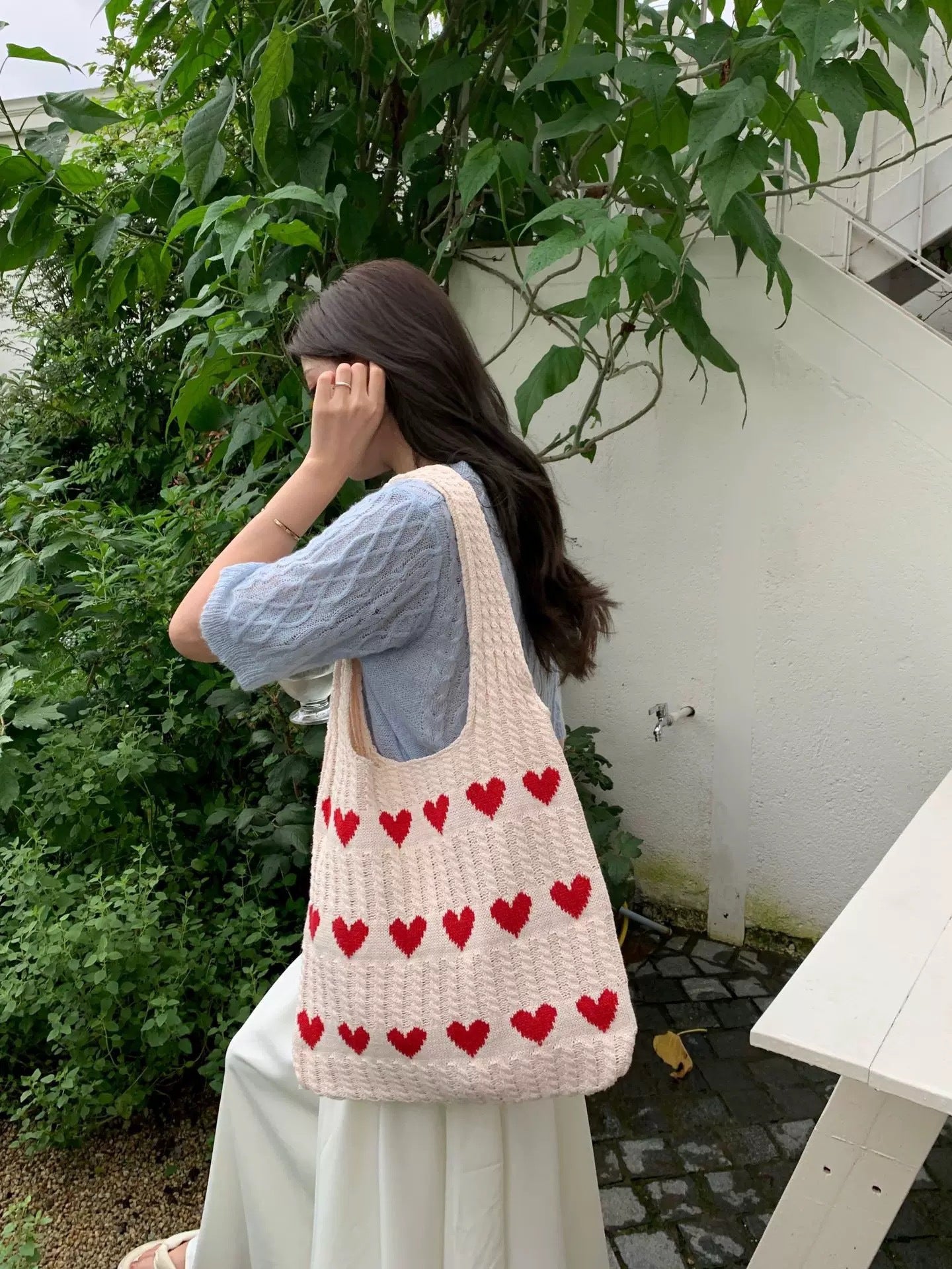 European and American retro hand-held triangle bag new niche design trendy women's bag ins single shoulder woven bag grass woven bag single shoulder large capacity crossbody grass bag women's summer beach woven bag grass woven bag crossbody bag