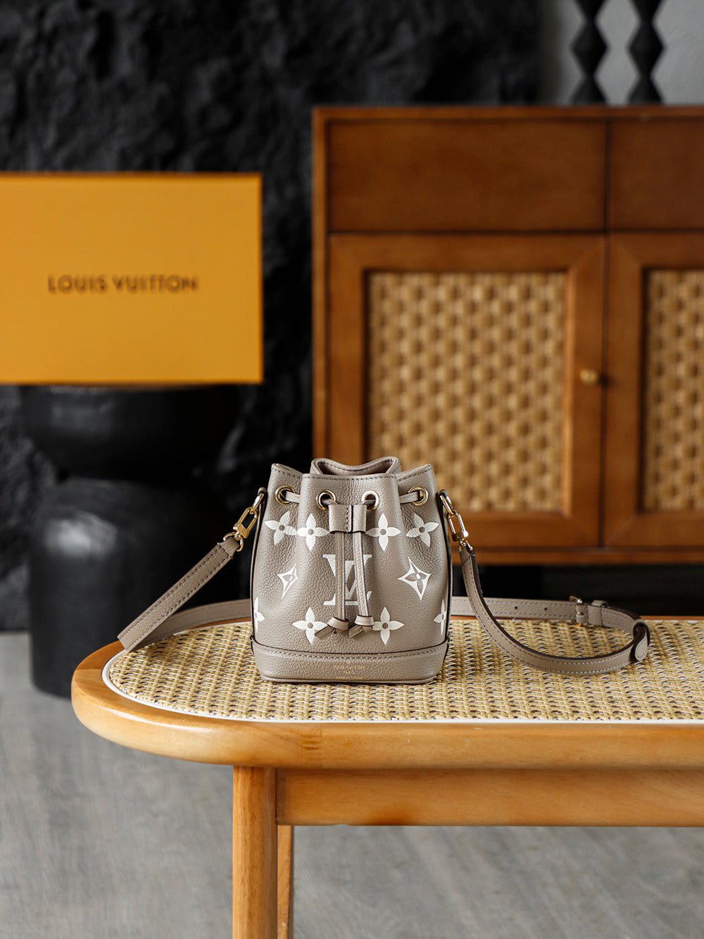 Used LV Nano No é Elephant Grey Full Leather Embossed Bucket Bag, Handheld Crossbody Mini Bag, Fashionable and Versatile Tool