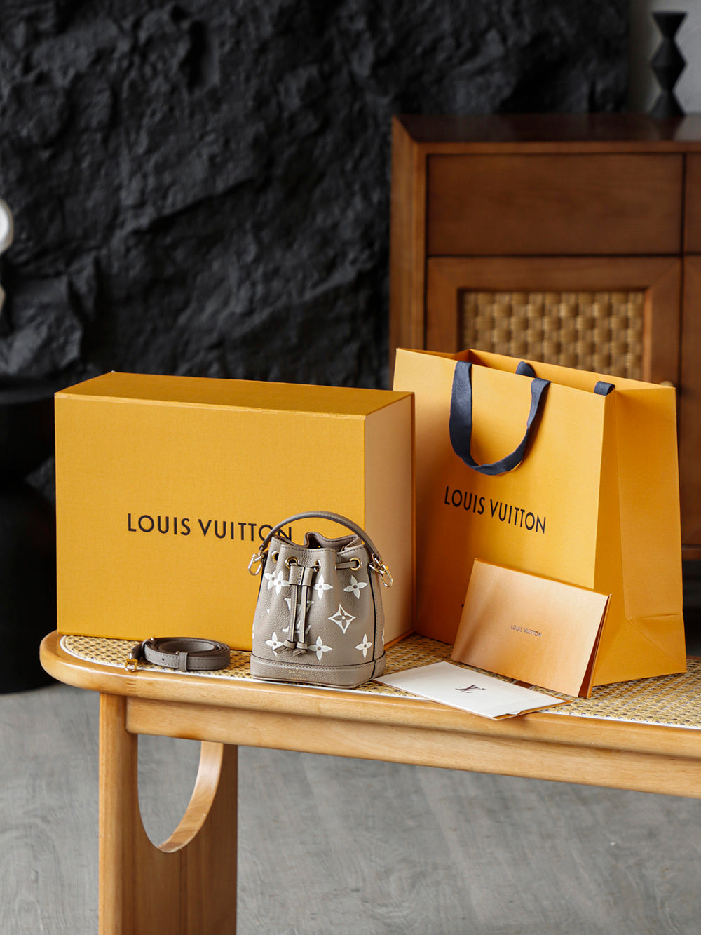 Used LV Nano No é Elephant Grey Full Leather Embossed Bucket Bag, Handheld Crossbody Mini Bag, Fashionable and Versatile Tool