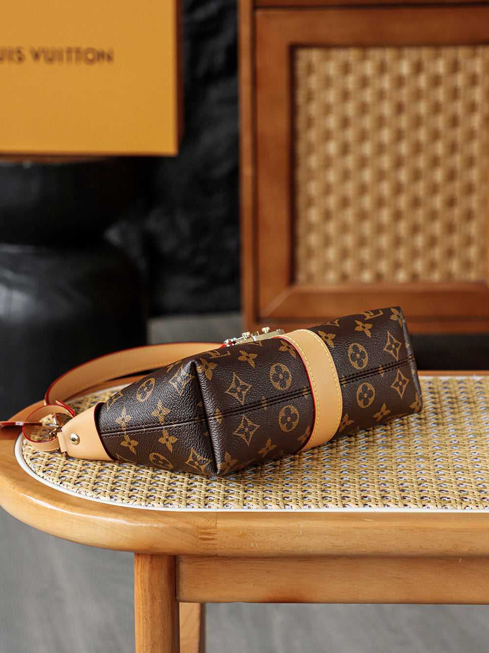 Second hand luxury LV bag, simple, classic, vintage, versatile and trendy, out on the street
