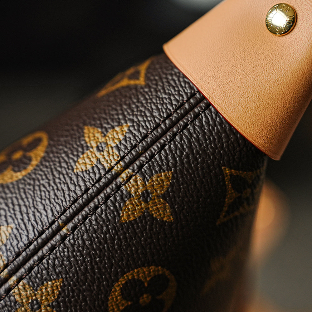 Second hand luxury LV bag, simple, classic, vintage, versatile and trendy, out on the street