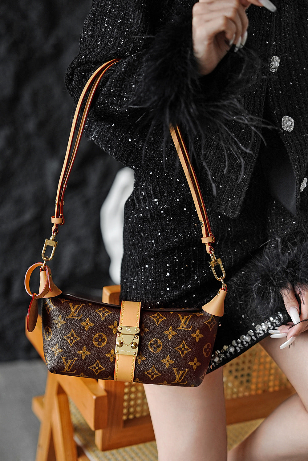 Second hand luxury LV bag, simple, classic, vintage, versatile and trendy, out on the street
