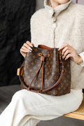 Second hand LV luxury bags are versatile, classic vintage water buckets are a modern new generation