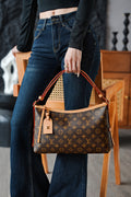 The second-hand luxury brand Louis Vuitton can keep up with daily fashion needs, whether carried on a shoulder or hand.