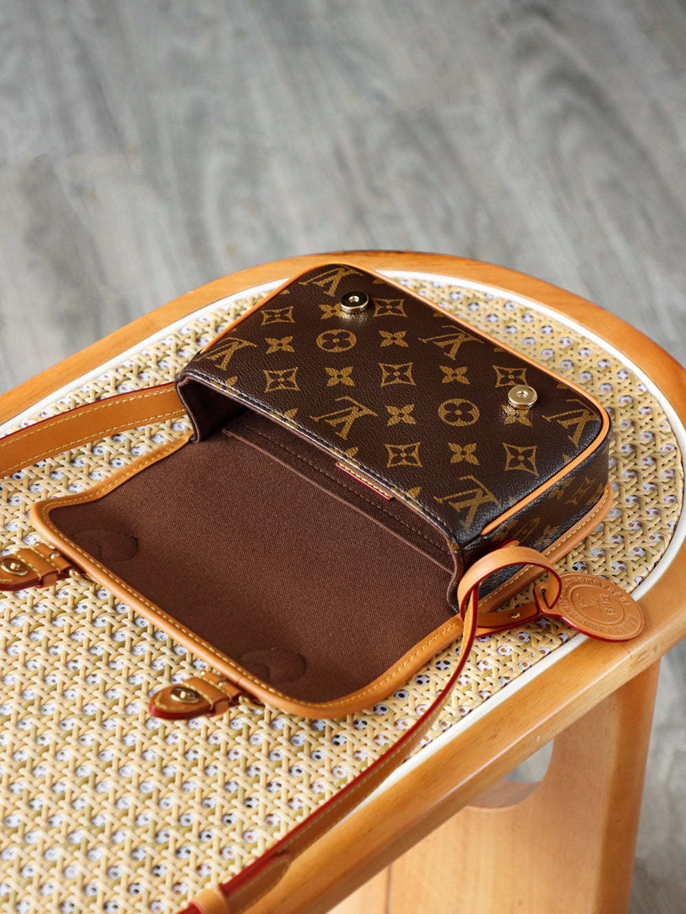 Mini small square bag, second-hand luxury goods, Louis Vuitton versatile, large capacity diagonal cross square bag